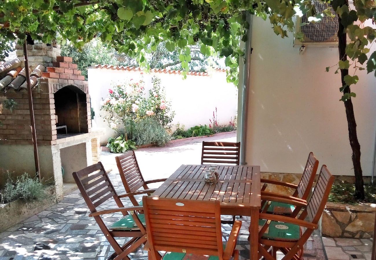 Ferienhaus in Pula - Holiday Home Sabina - Private Pool, BBQ Area 