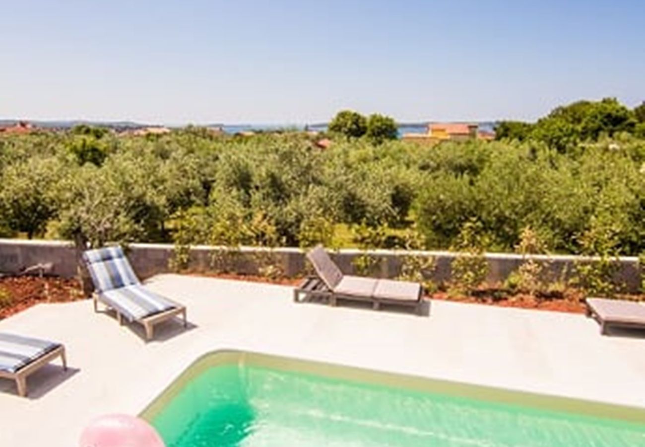 Villa in Fažana - Villa mit Pool und Meerblick in Fazana - Horizont