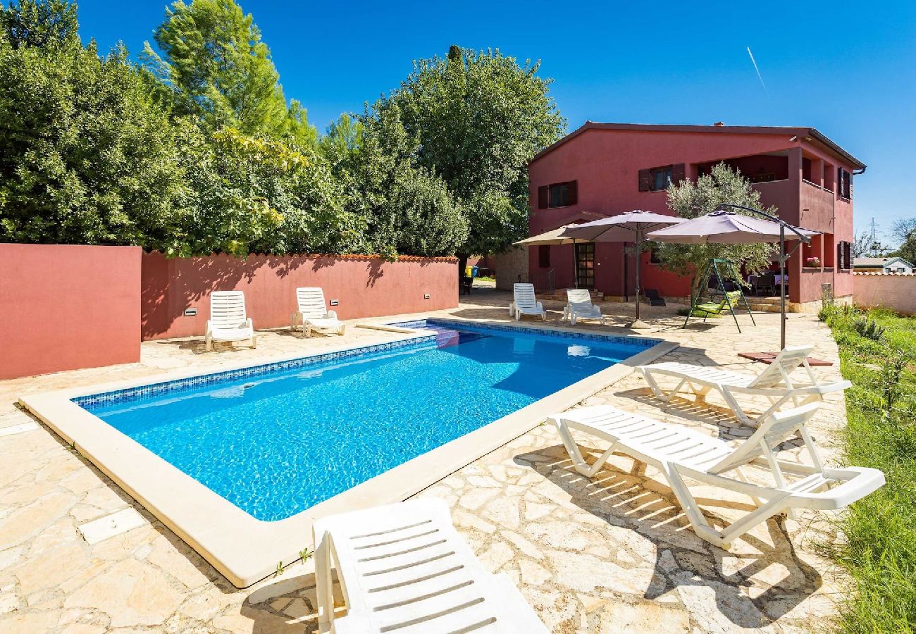 Ferienhaus in Pula - Ferienhaus Pina mit privatem Pool