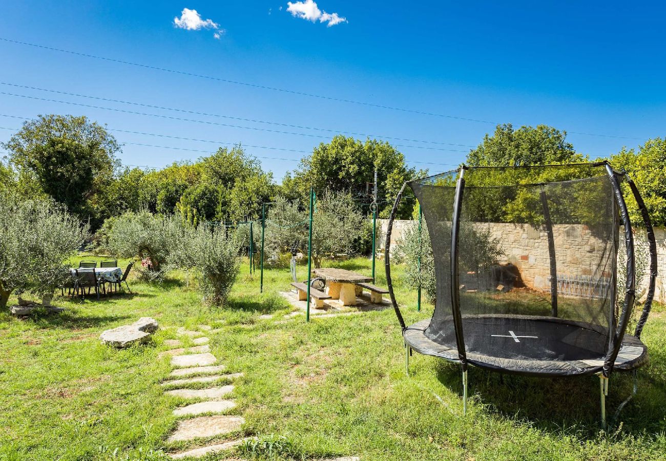 Ferienhaus in Pula - Ferienhaus Pina mit privatem Pool