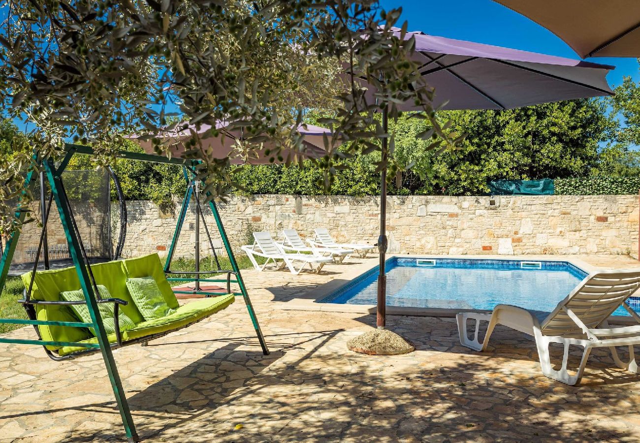 Ferienhaus in Pula - Ferienhaus Pina mit privatem Pool