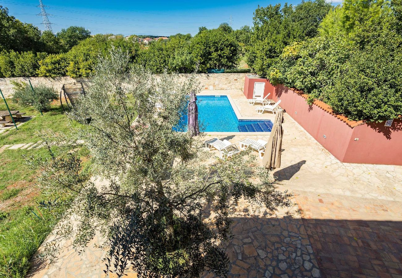 Ferienhaus in Pula - Ferienhaus Pina mit privatem Pool