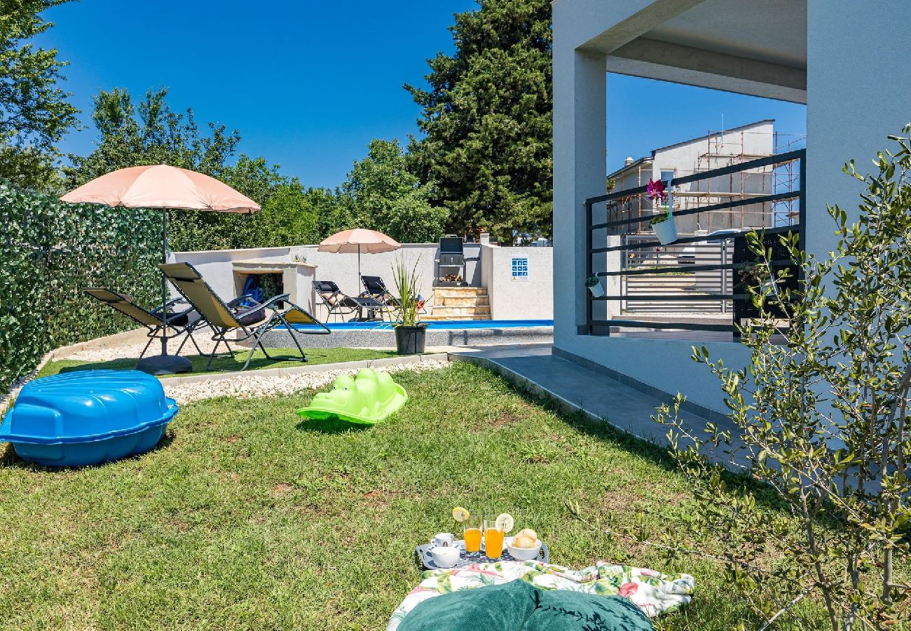 Villa in Baderna - Villa Jakov mit privatem Pool