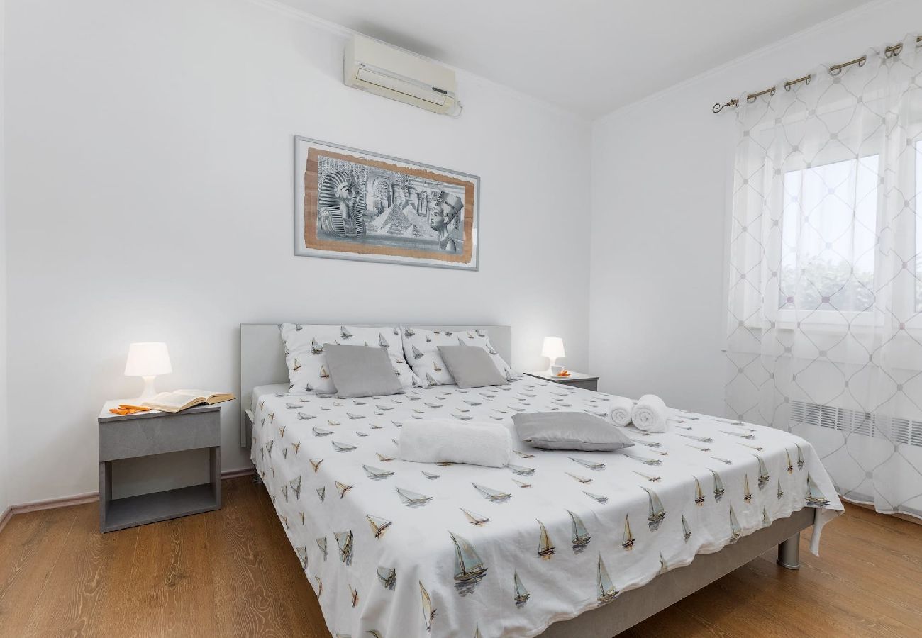 Ferienwohnung in Pula - Sabi Relax Zone Apartment – ​ Pool & Whirlpool