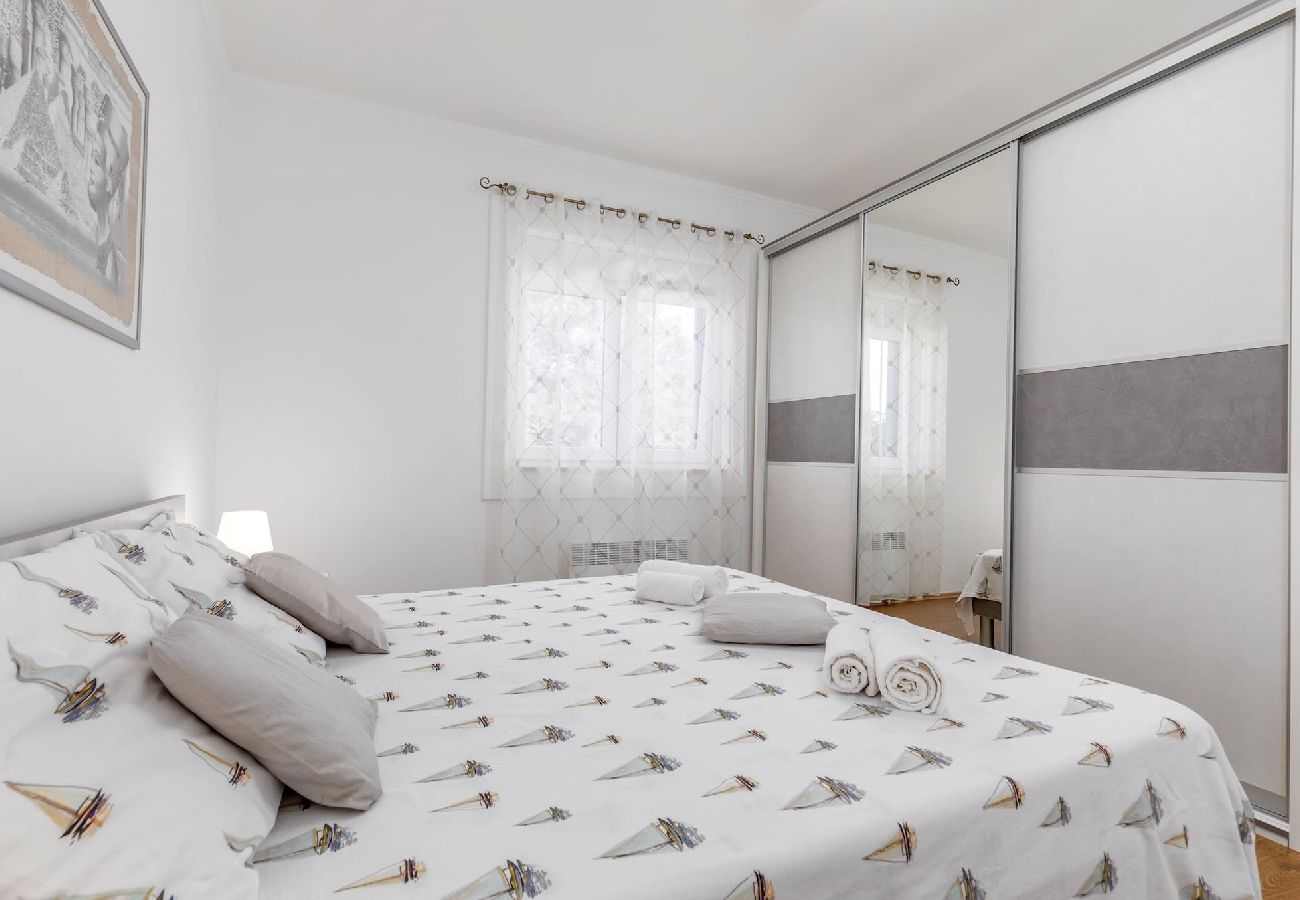 Ferienwohnung in Pula - Sabi Relax Zone Apartment – ​ Pool & Whirlpool