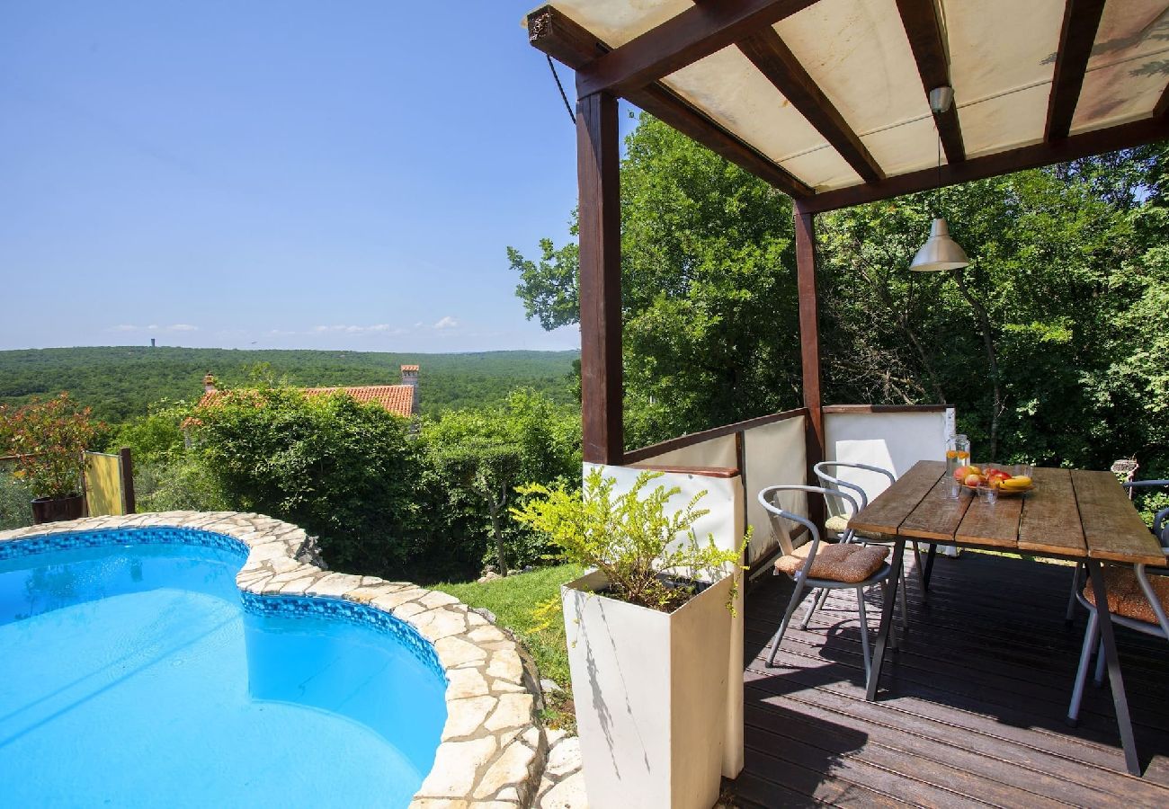 Ferienhaus in Ripenda Verbanci -  Familienlandhaus mit Pool - Casa Deborah