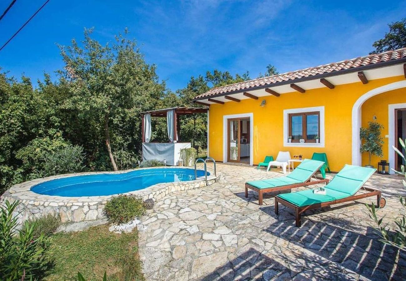 Ferienhaus in Ripenda Verbanci -  Familienlandhaus mit Pool - Casa Deborah