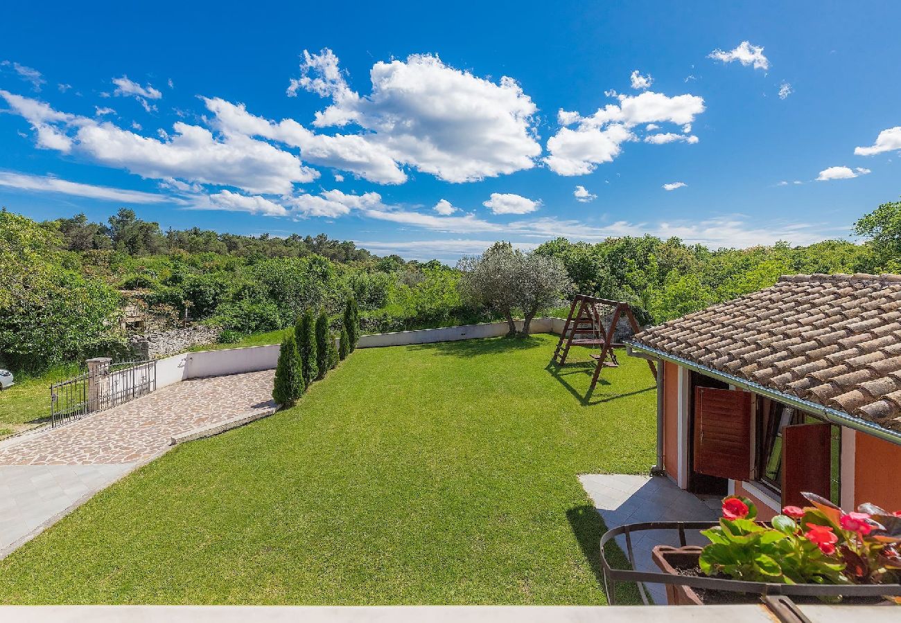 Villa in Rakalj - Wunderschöne Villa Prisedi mit privatem Pool