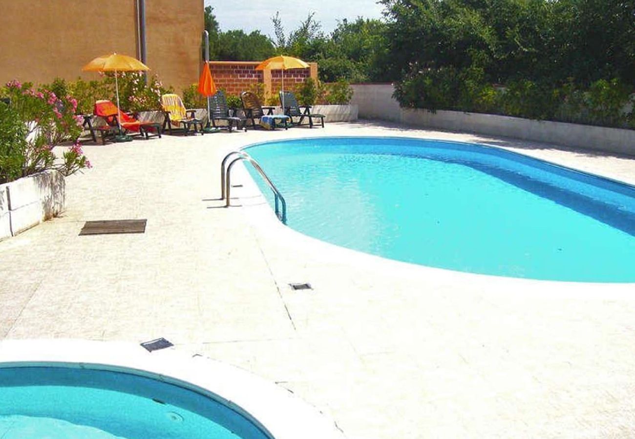 Ferienwohnung in Ližnjan - Charmantes Pool-Apartment Liznjan - Buneta