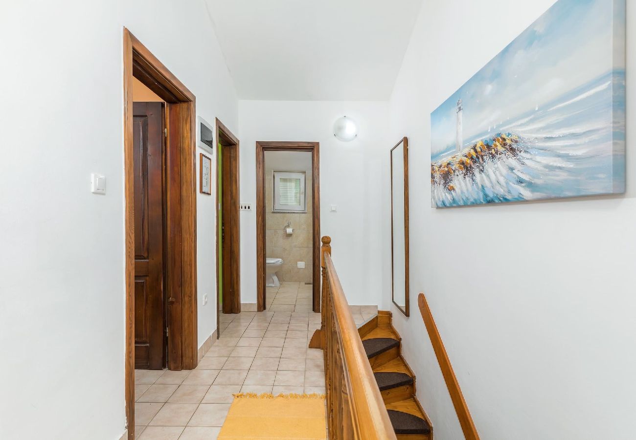 Ferienwohnung in Ližnjan - Charmantes Pool-Apartment Liznjan - Buneta