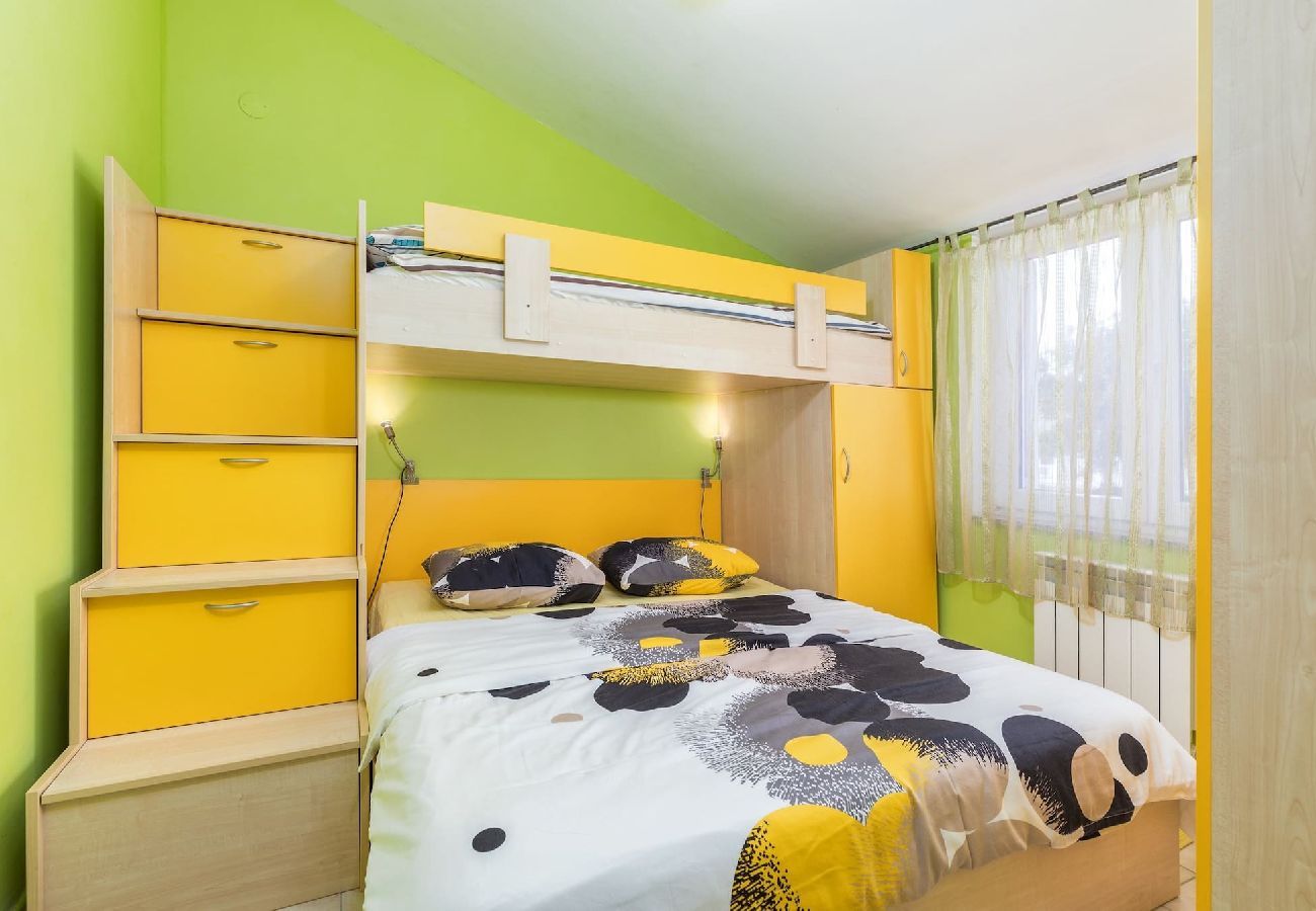 Ferienwohnung in Ližnjan - Charmantes Pool-Apartment Liznjan - Buneta