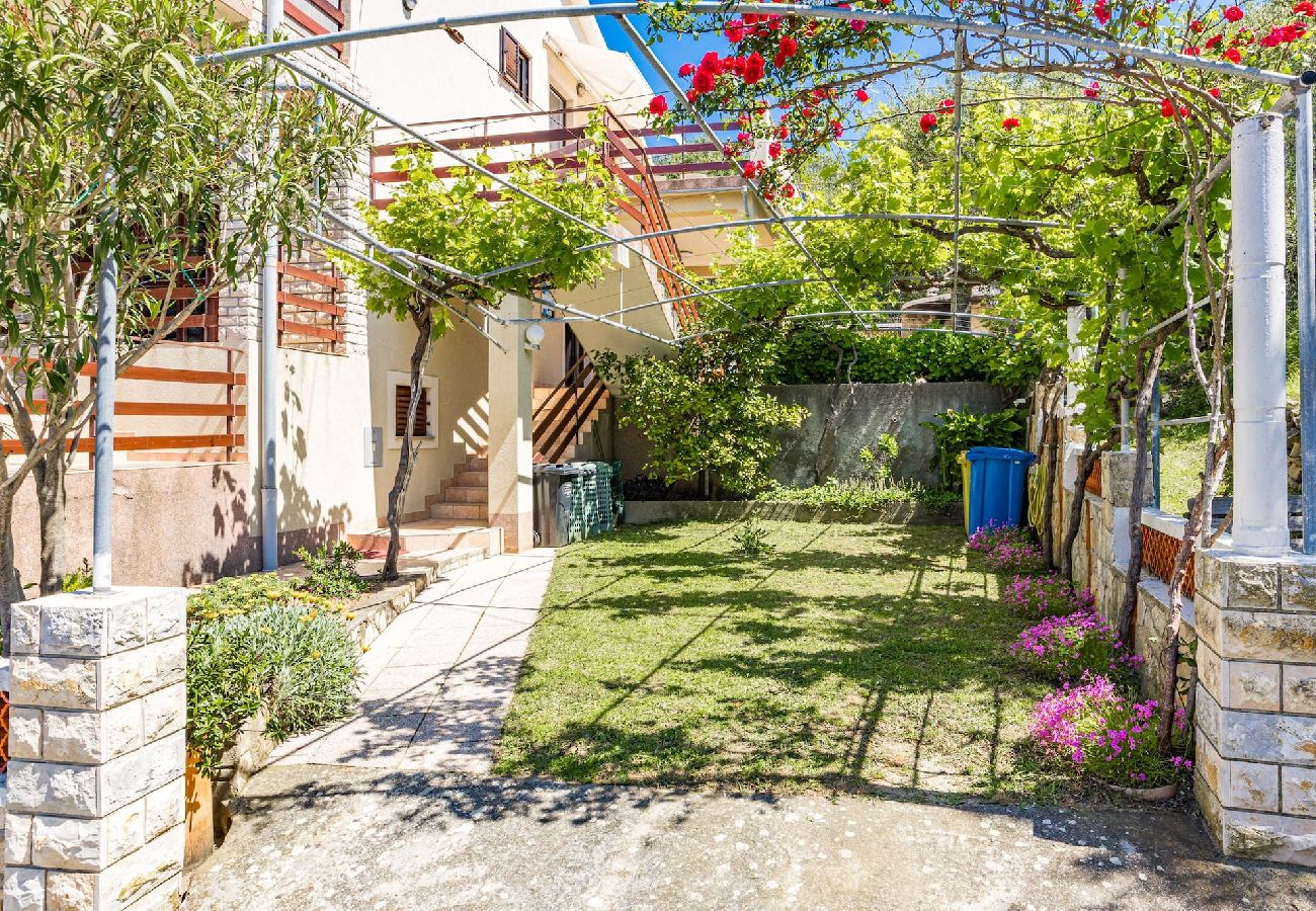 Ferienwohnung in Supetarska Draga - Anamar-Apartment mit drei Schlafzimmern.Meerblick