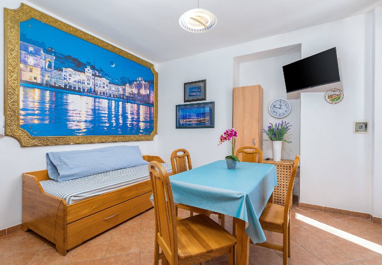 Ferienwohnung in Cres - Glückliches Inselleben - Lungomare Trieste