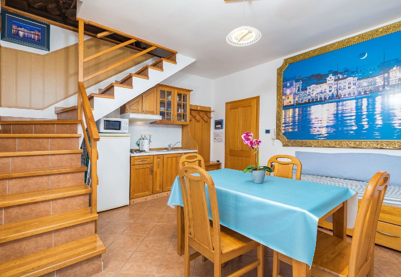 Ferienwohnung in Cres - Glückliches Inselleben - Lungomare Trieste