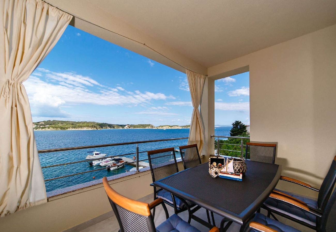 Ferienwohnung in Supetarska Draga - Villa Guliva - Apartment Blue Sea mit Meerblick