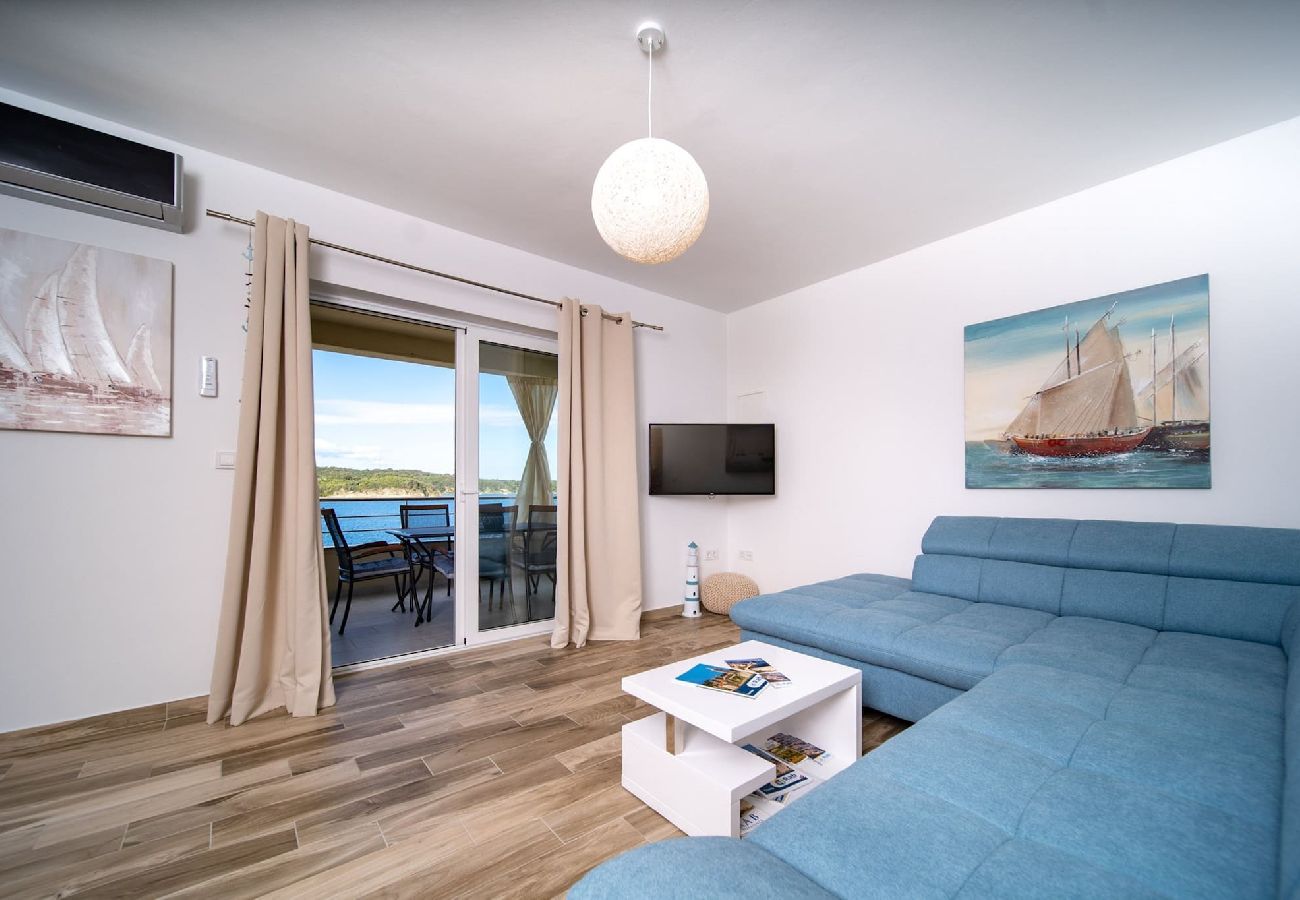 Ferienwohnung in Supetarska Draga - Villa Guliva - Apartment Blue Sea mit Meerblick