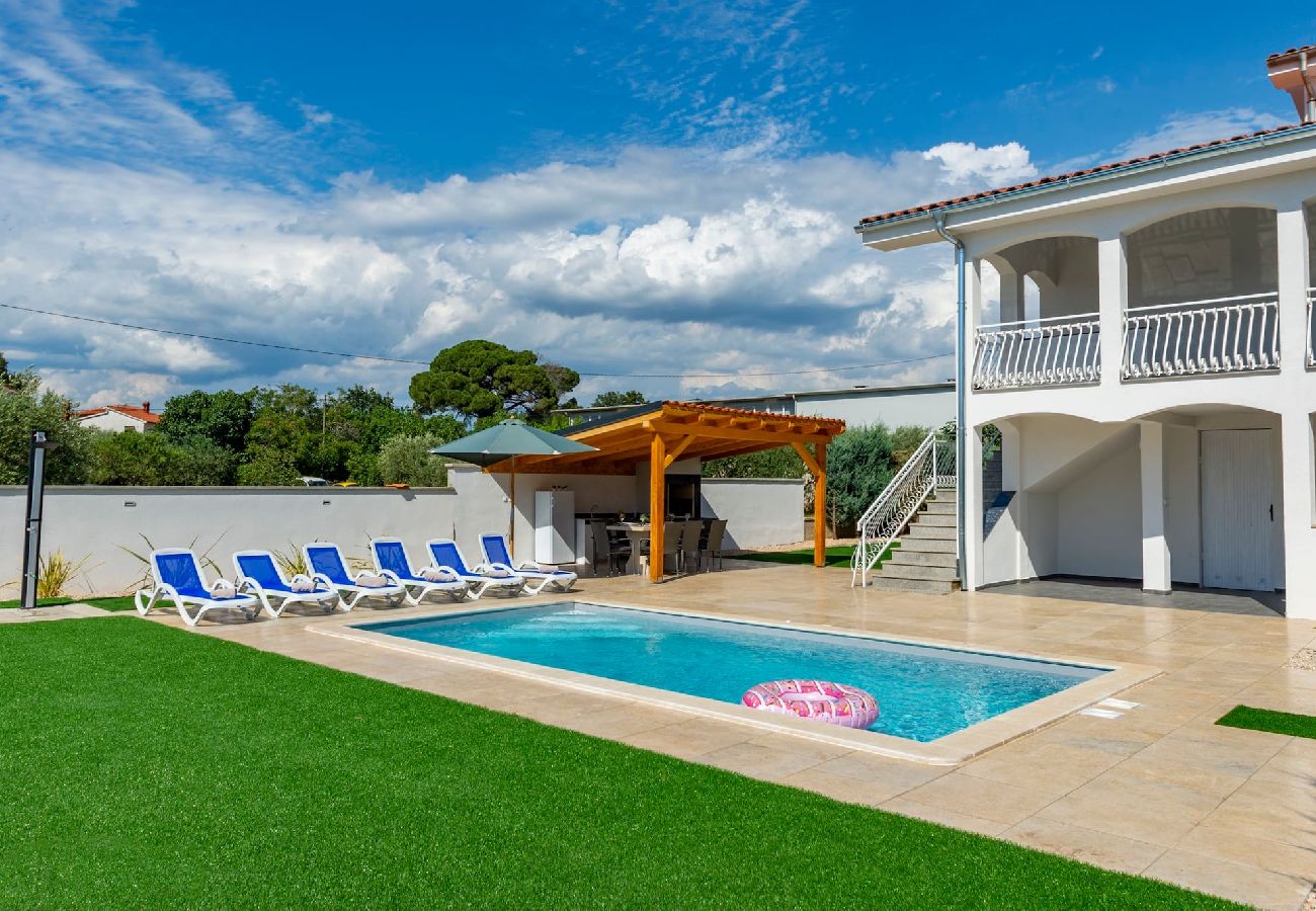 Ferienhaus in Kukci - Villa Susanne with Private Pool 