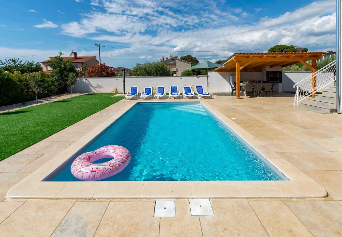 Ferienhaus in Kukci - Villa Susanne with Private Pool 