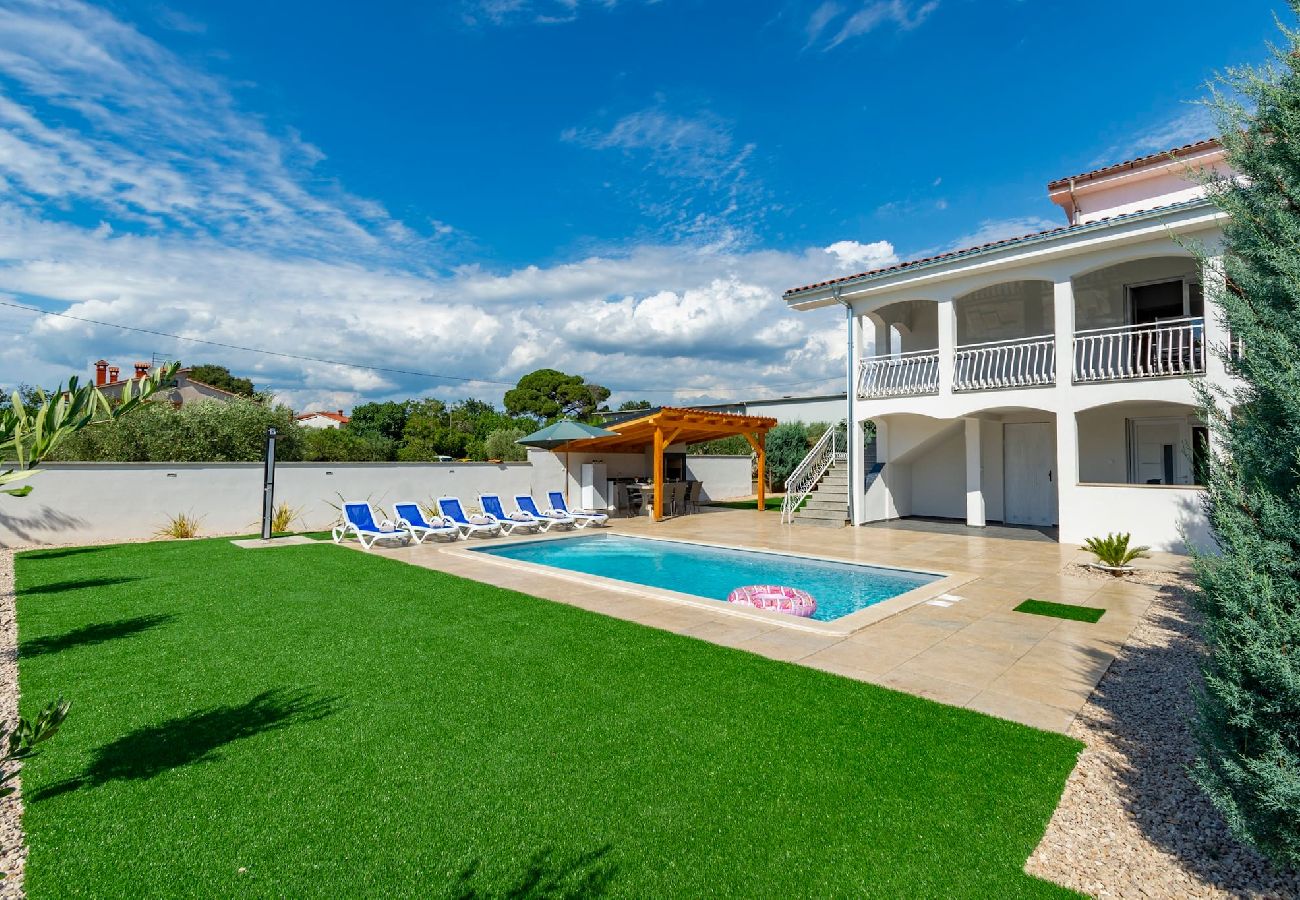 Ferienhaus in Kukci - Villa Susanne with Private Pool 