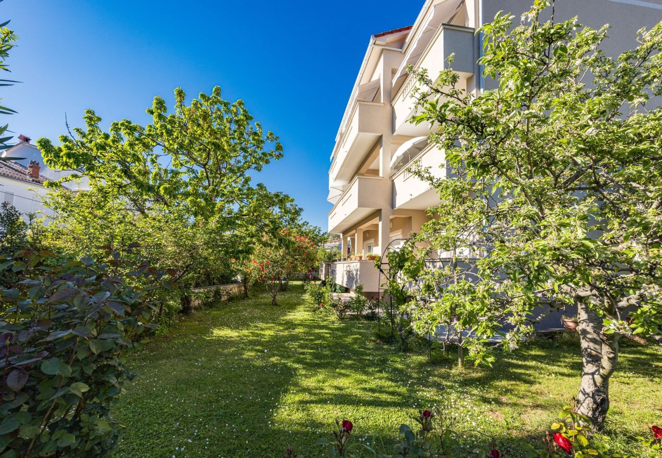 Ferienwohnung in Palit - Sonnige Insel Rab - Schöne Wohnung Macolic 1a