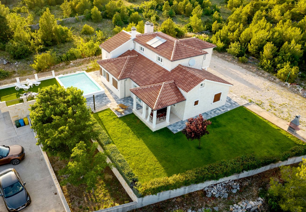 Villa in Dubrava kod Šibenika - Whitestone Villa Dubrava - three bedroom house with a swimming pool