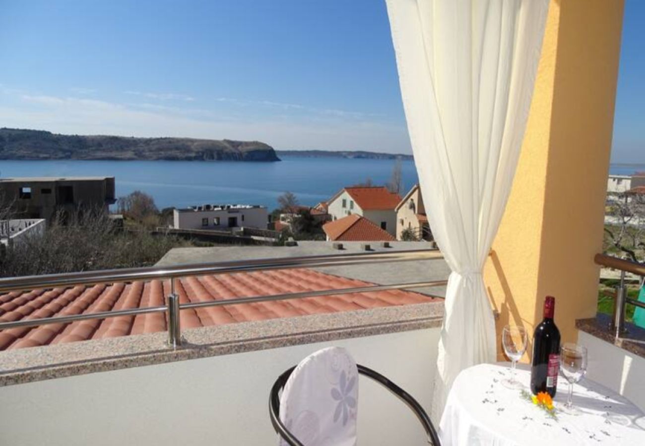 Ferienwohnung in Ražanac - Apartment Lemi - three bedroom apartment with a sea view