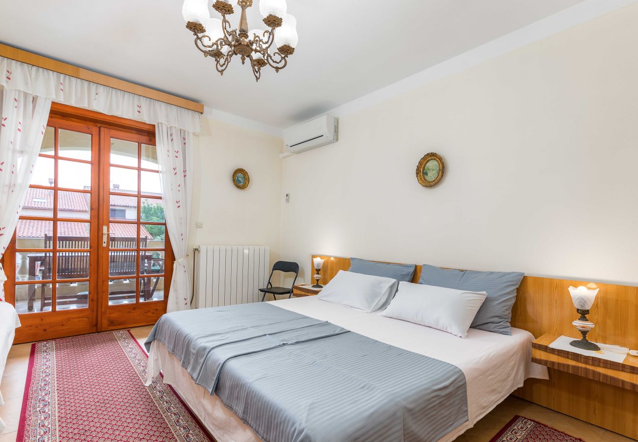 Ferienwohnung in Fažana - Villa Nada mit Meerblick - Wohnung A1