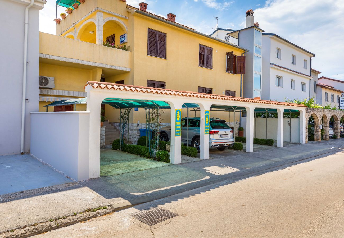 Ferienwohnung in Fažana - Villa Nada mit Meerblick - Wohnung A1