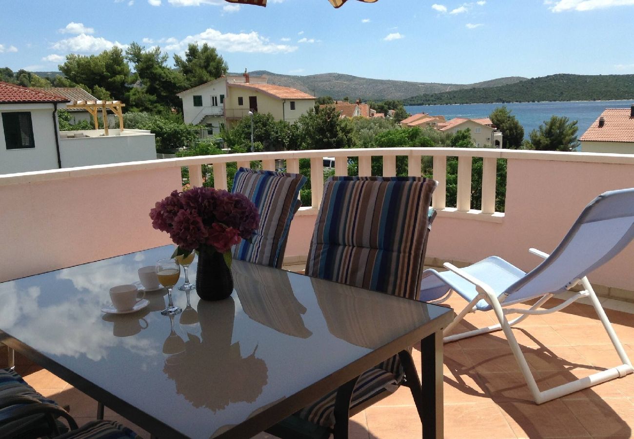 Ferienwohnung in Žaborić - Apartments Marijana - two bedroom apartment with a sea view A1