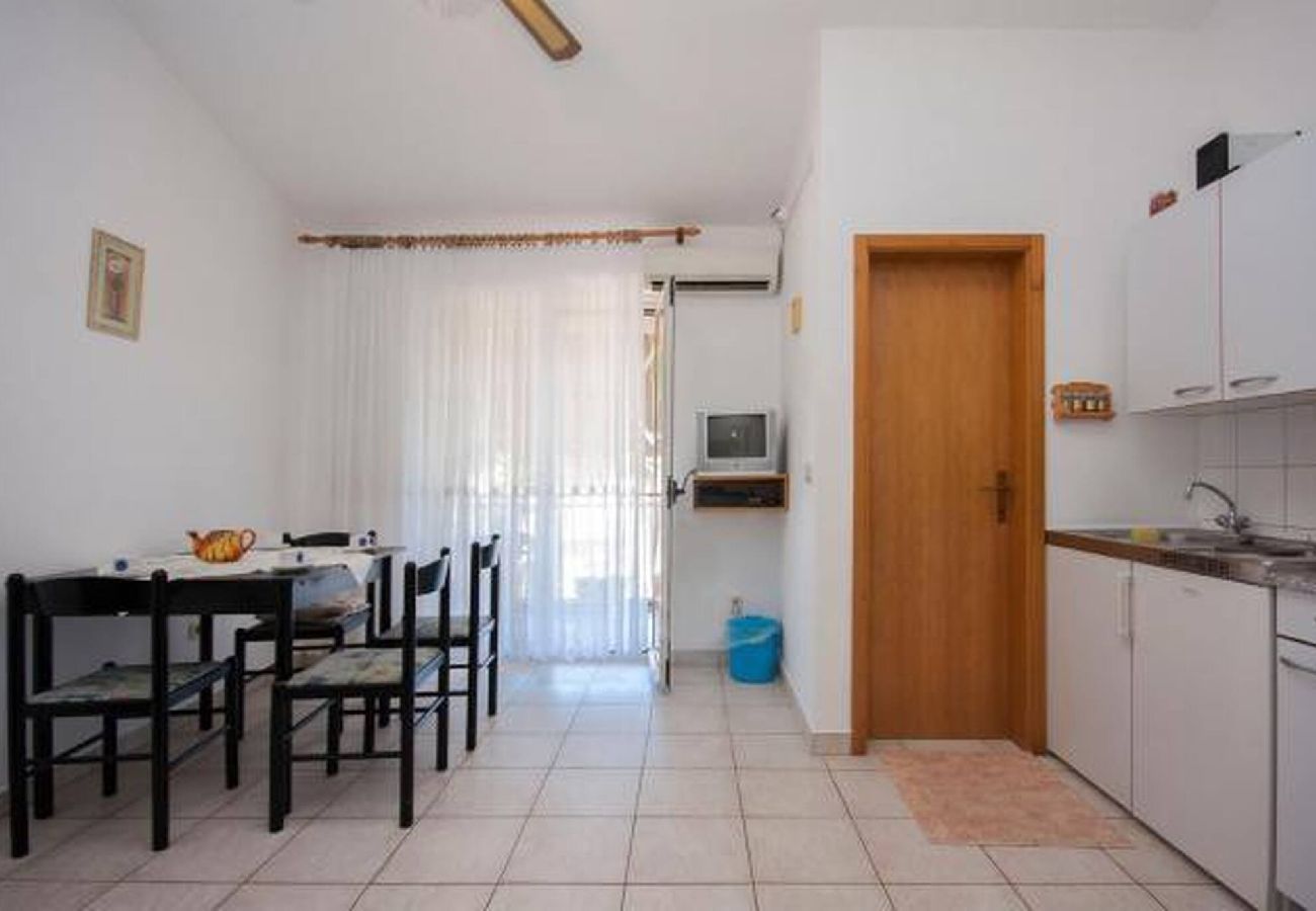 Ferienwohnung in Šibenik-Brodarica - Apartments Maretić - one bedroom apartment A1