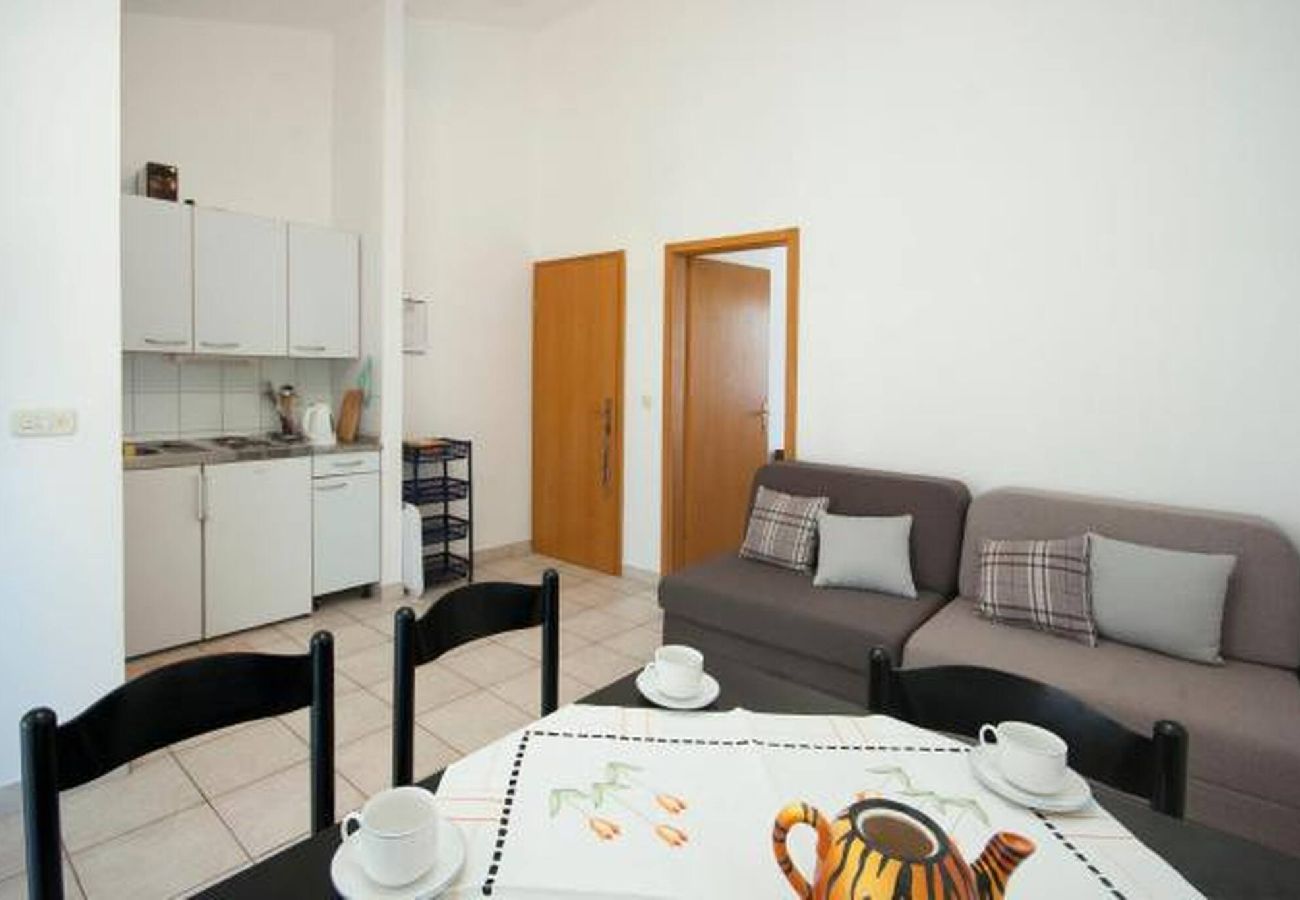 Ferienwohnung in Šibenik-Brodarica - Apartments Maretić - one bedroom apartment A1