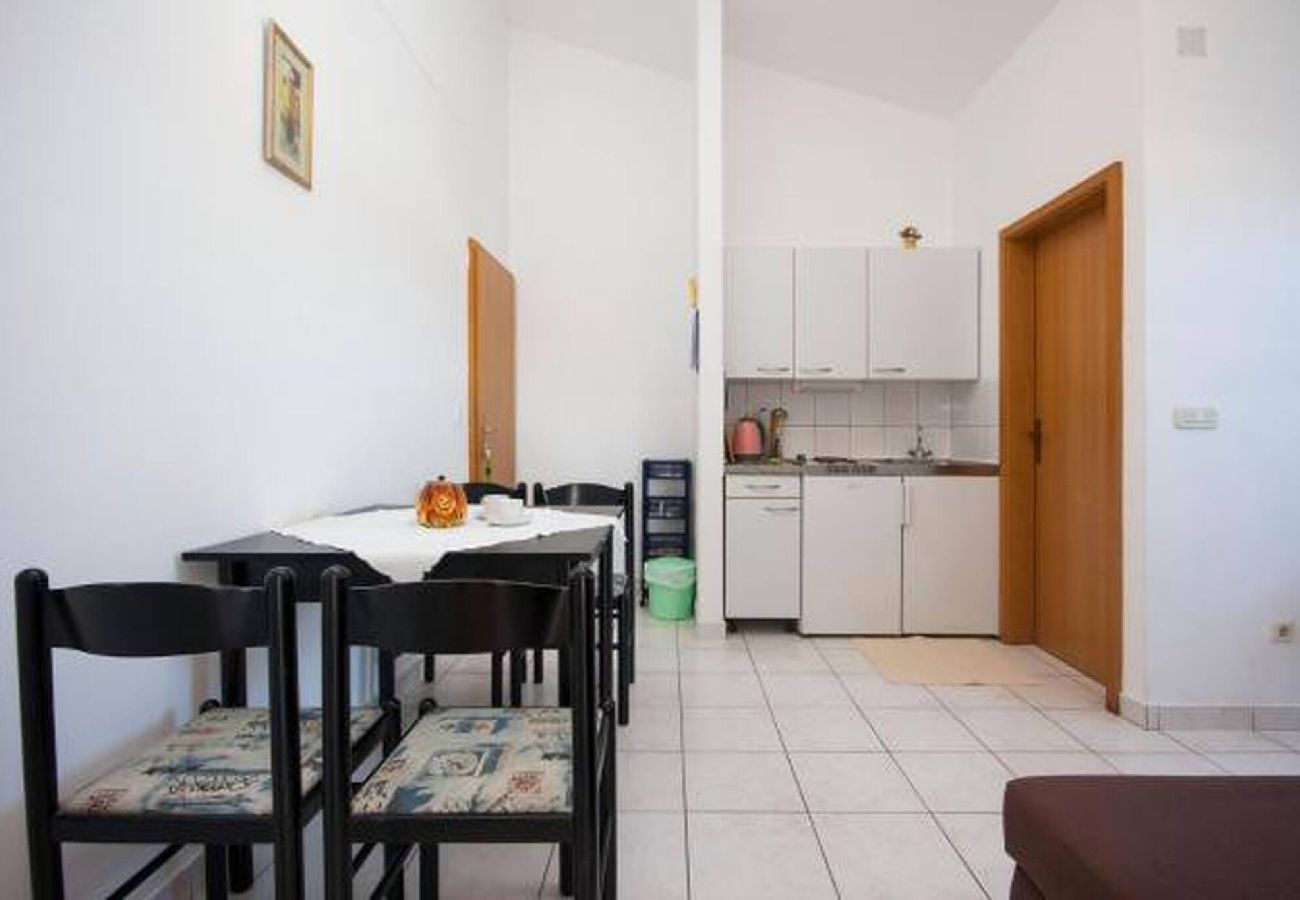 Ferienwohnung in Šibenik-Brodarica - Apartments Maretić - one bedroom apartment with a sea view A2