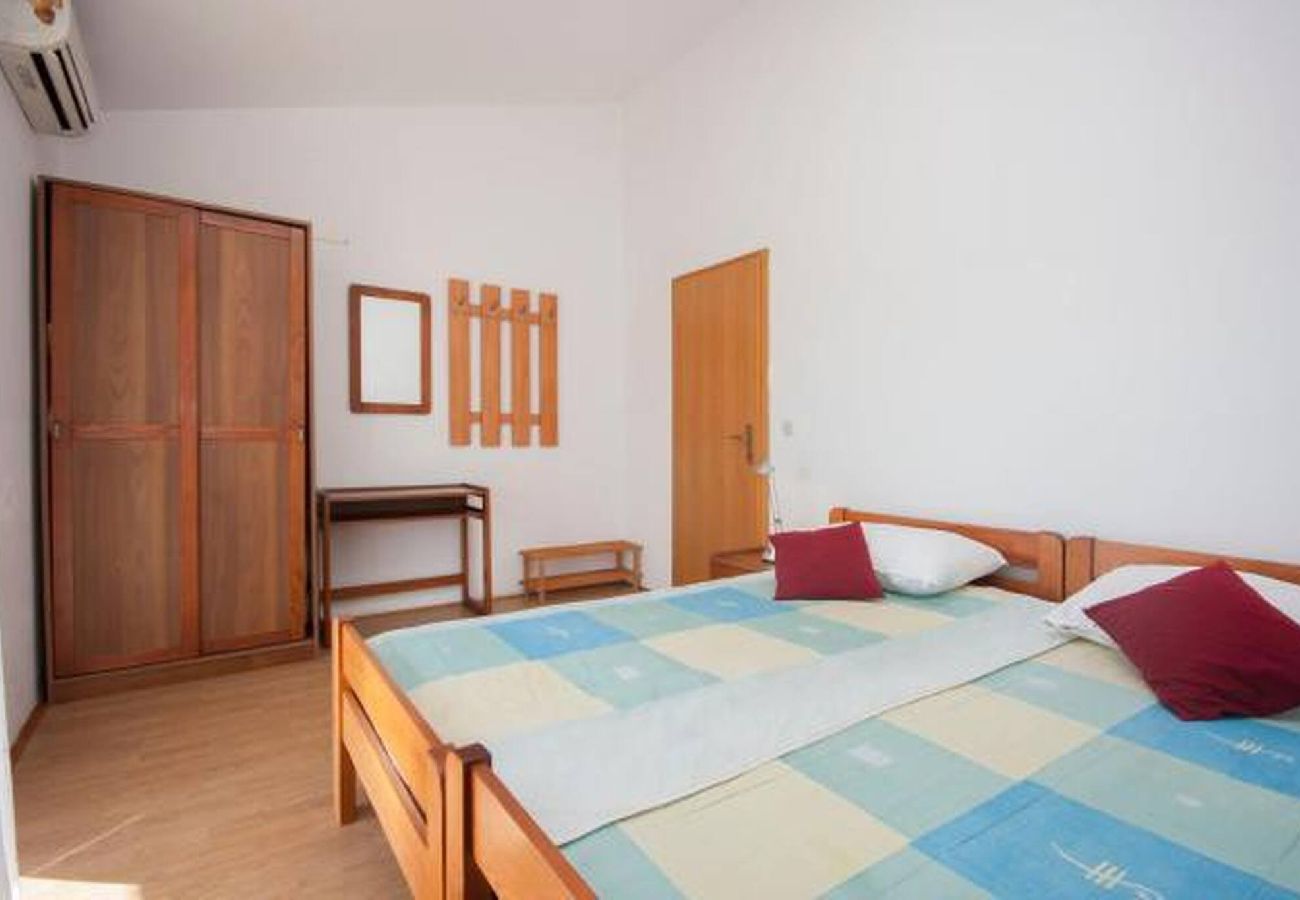 Ferienwohnung in Šibenik-Brodarica - Apartments Maretić - one bedroom apartment with a sea view A2