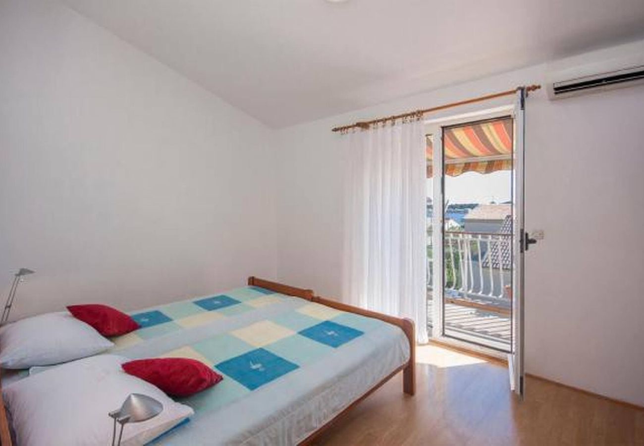 Ferienwohnung in Šibenik-Brodarica - Apartments Maretić - one bedroom apartment with a sea view A2