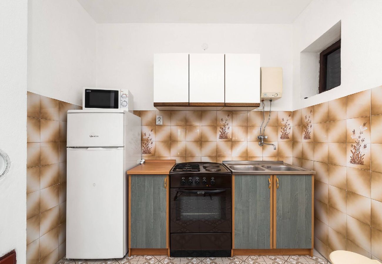 Ferienwohnung in Šibenik-Brodarica - Apartments Jagoda - one bedroom apartment