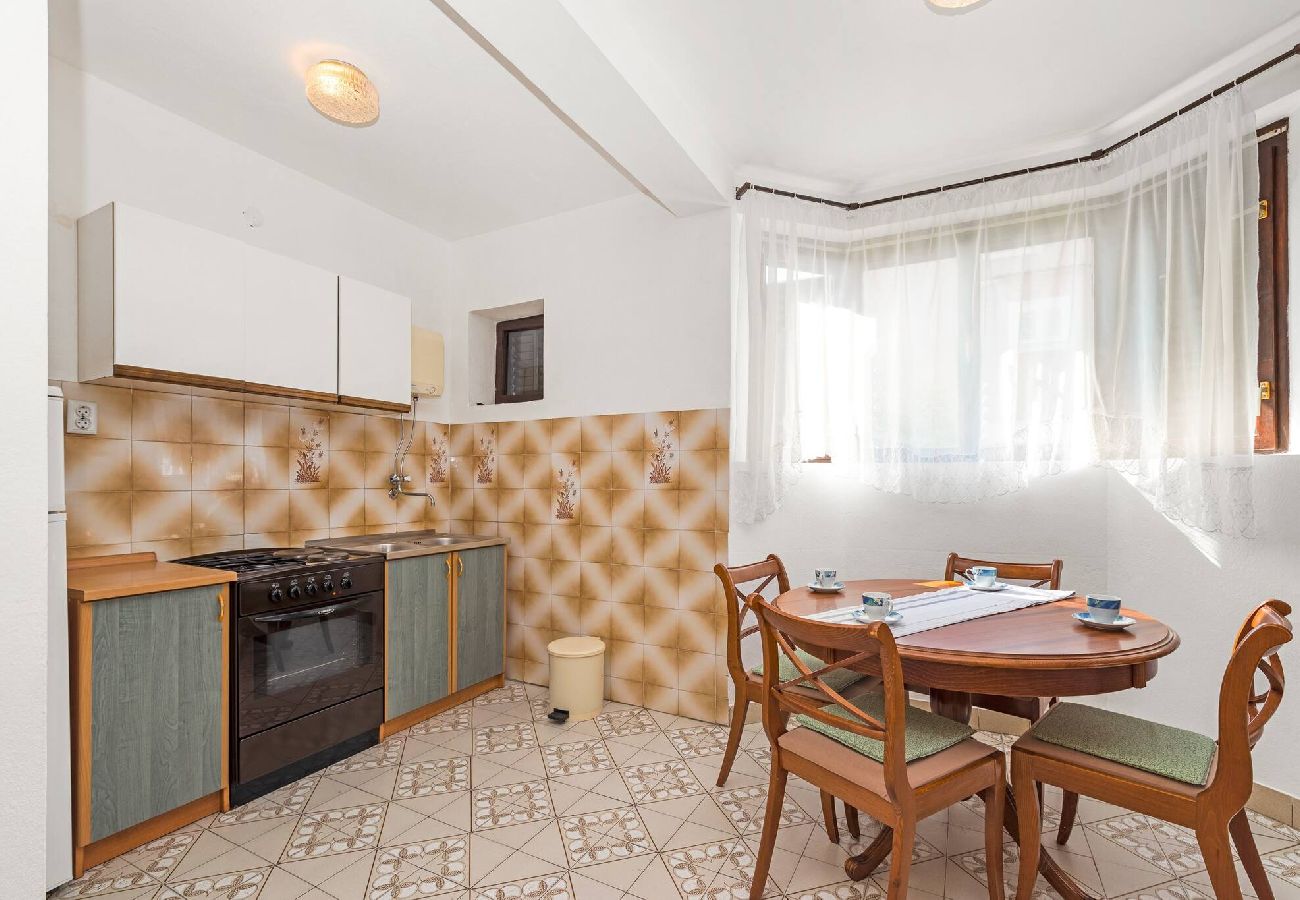 Ferienwohnung in Šibenik-Brodarica - Apartments Jagoda - one bedroom apartment