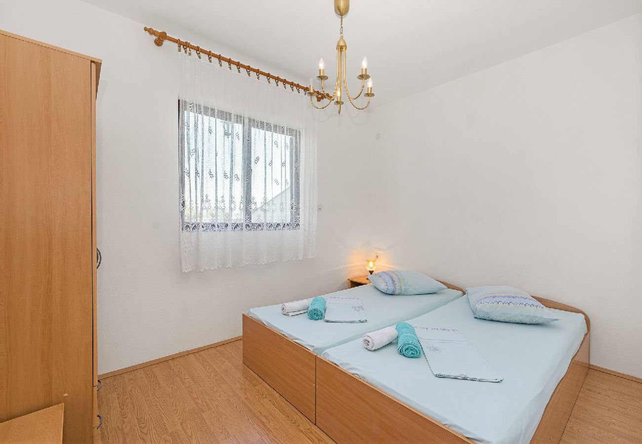 Ferienwohnung in Šibenik-Brodarica - Apartments Jagoda - one bedroom apartment