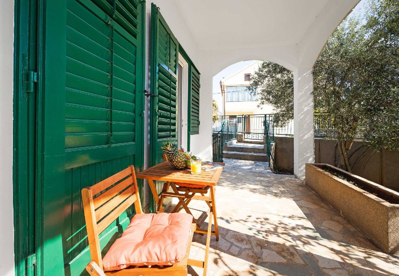 Ferienhaus in Šibenik-Brodarica - Holiday Home Roko&Iva - three bedroom house with a sea view