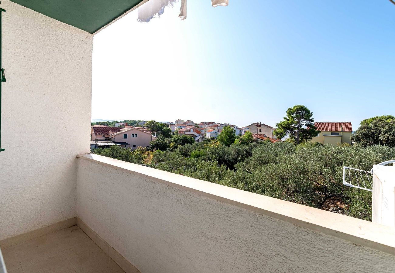 Ferienwohnung in Šibenik-Brodarica - Goranka Apartment - three bedroom apartment with a balcony