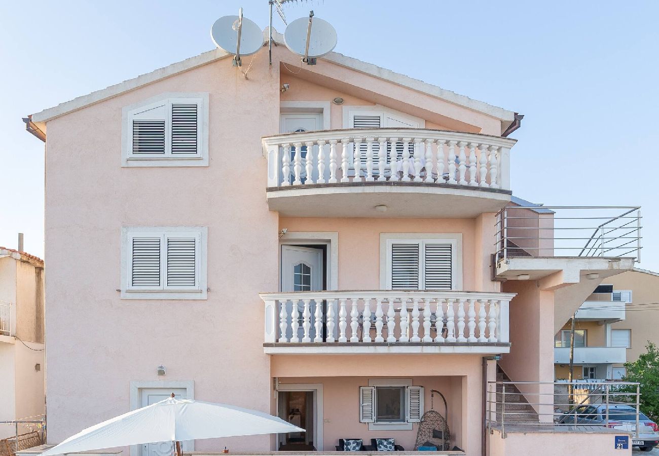 Ferienwohnung in Vodice - Apartments Nikol - two bedroom apartment with a sea view A6