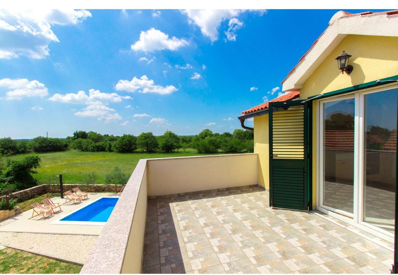 Villa in Brištane - Villa Pletikosa - four bedroom house with a swimming pool