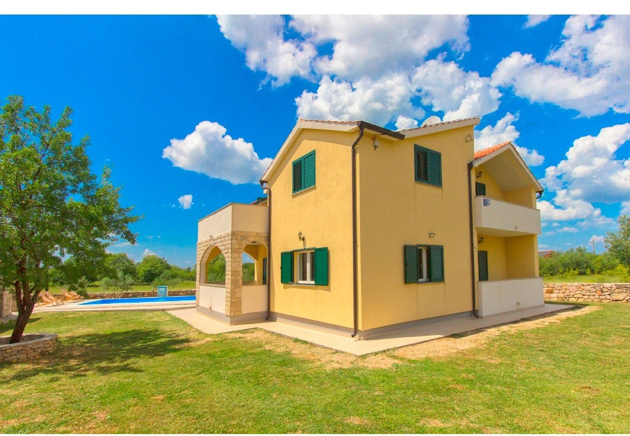 Villa in Brištane - Villa Pletikosa - four bedroom house with a swimming pool