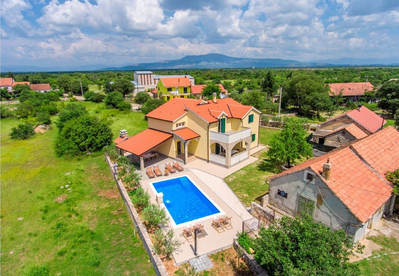 Villa in Brištane - Villa Pletikosa - four bedroom house with a swimming pool