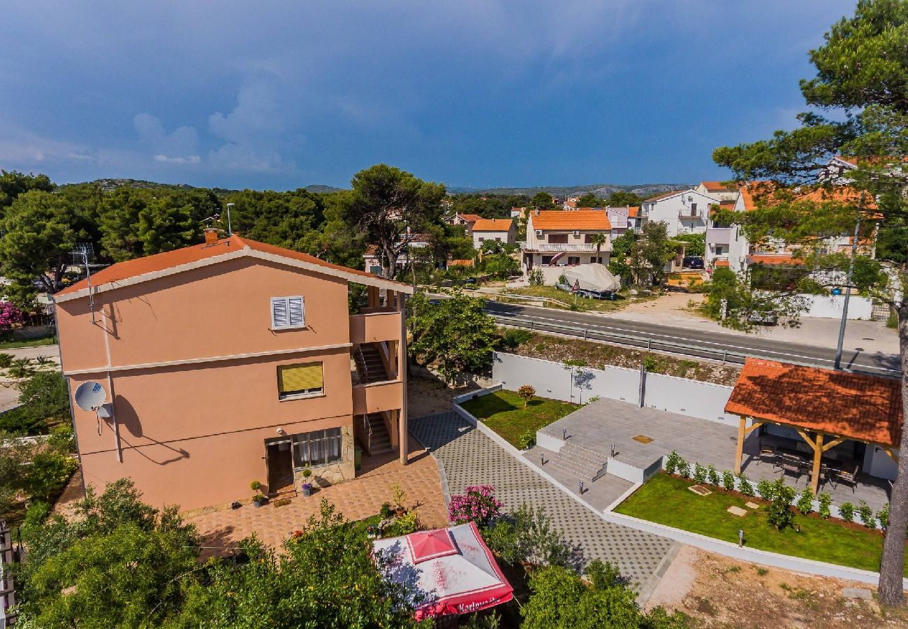 Ferienwohnung in Šibenik-Brodarica - Apartments Savin - one bedroom apartment with a sea view