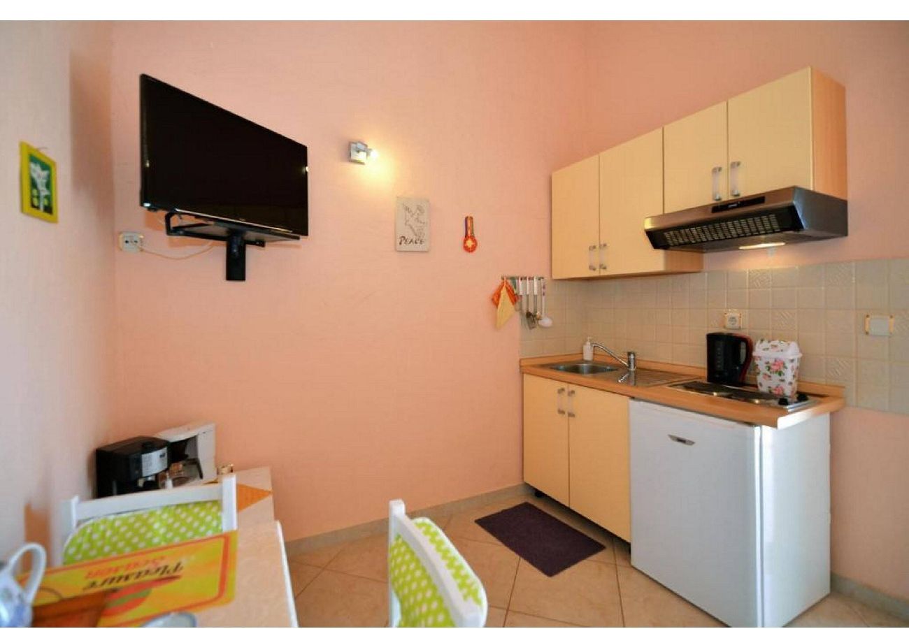 Ferienwohnung in Murter - Apartments Sunce - one bedroom apartment with a sea view (Yellow A1)