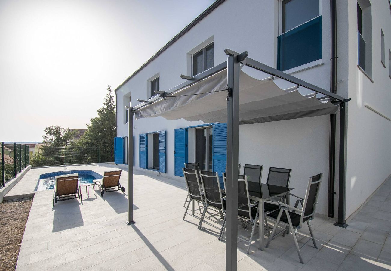 Villa in Šibenik-Brodarica - Villa Blue Chill - five bedroom house with a swimming pool