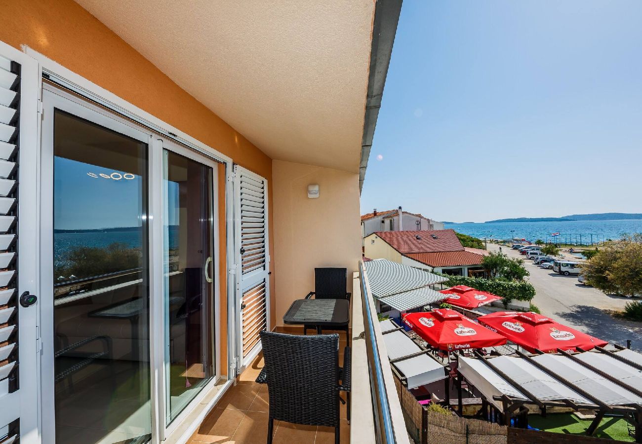 Ferienwohnung in Šibenik-Brodarica - Apartments Savin - two bedroom apartment with a sea view