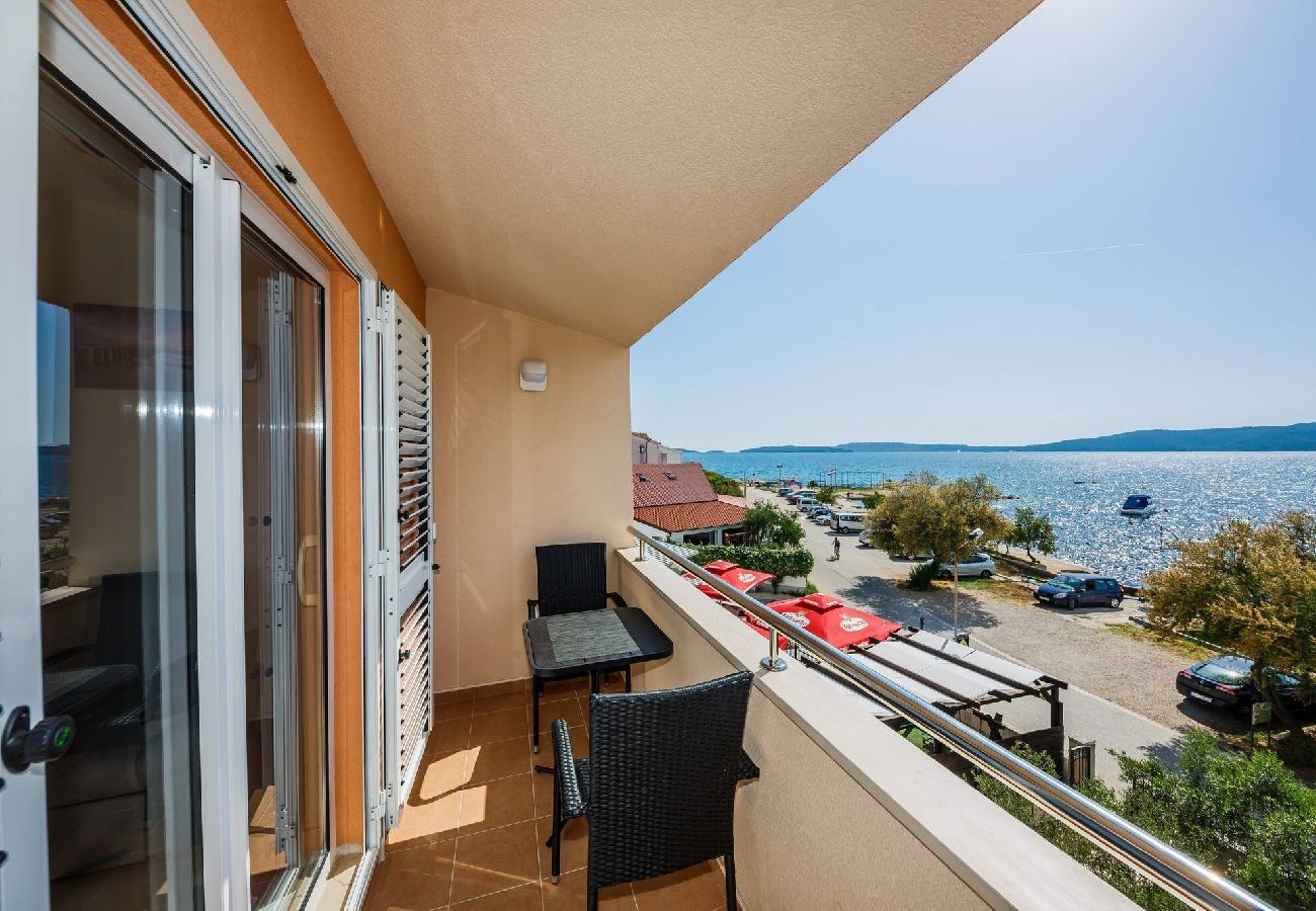 Ferienwohnung in Šibenik-Brodarica - Apartments Savin - two bedroom apartment with a sea view