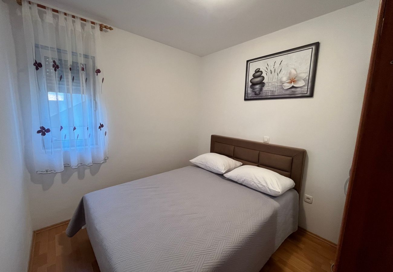 Ferienwohnung in Rogoznica - Apartments Sun Rogoznica - Apartment mit einem Schlafzimmer und Meerblick A1