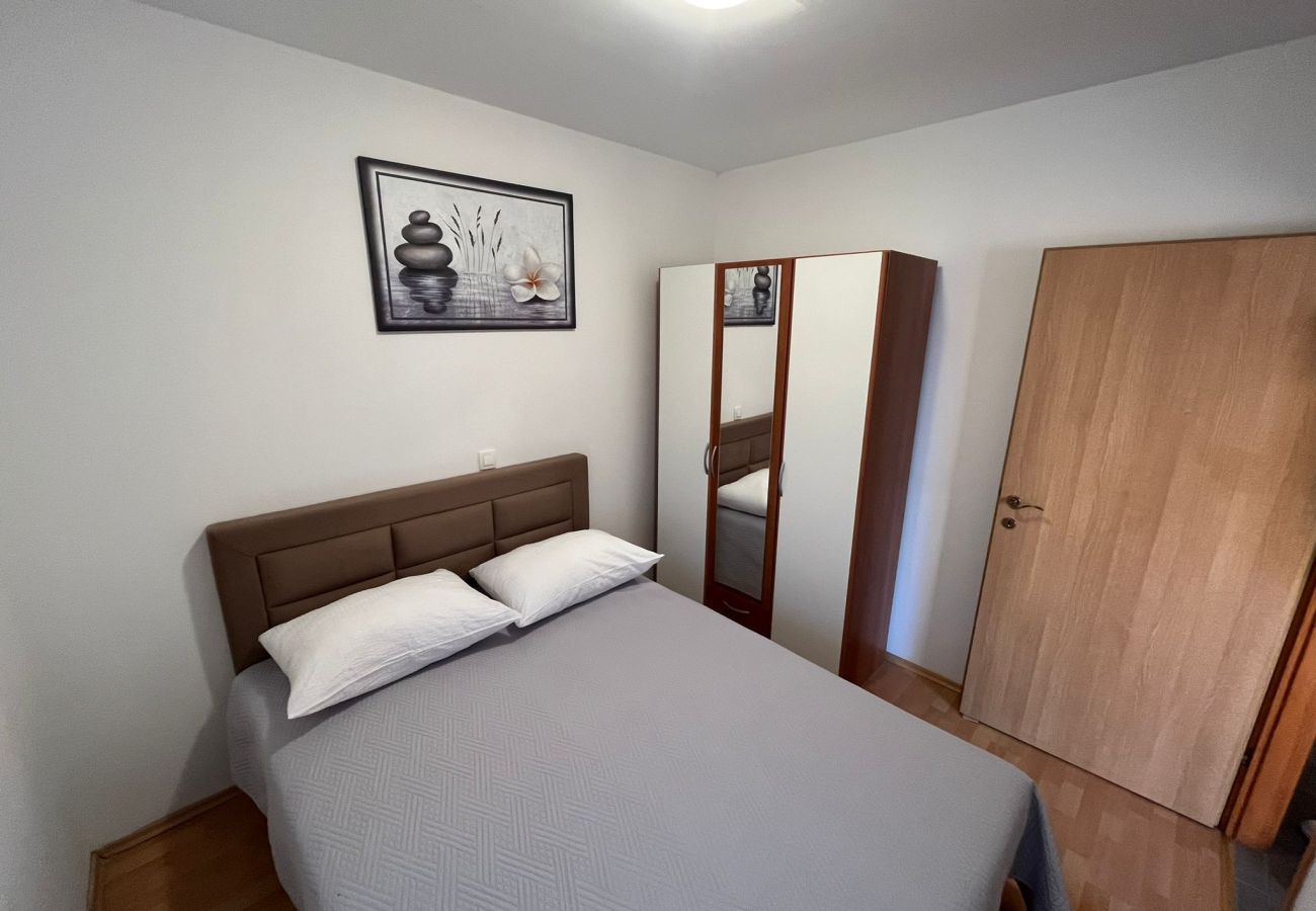 Ferienwohnung in Rogoznica - Apartments Sun Rogoznica - Apartment mit einem Schlafzimmer und Meerblick A1